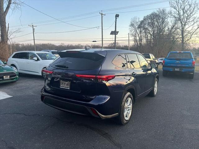 used 2022 Toyota Highlander car, priced at $26,500