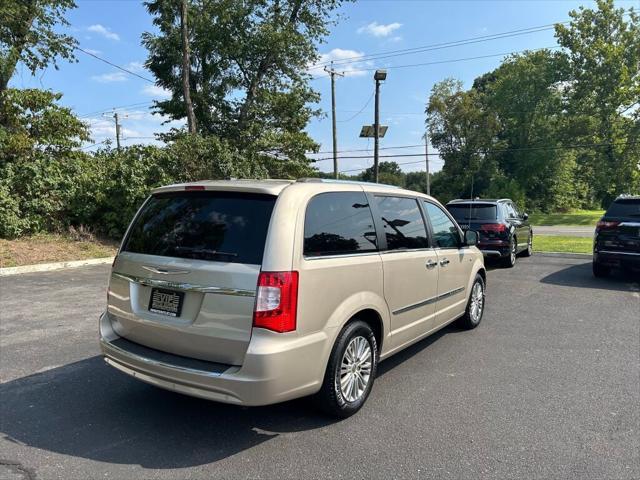 used 2014 Chrysler Town & Country car, priced at $9,799