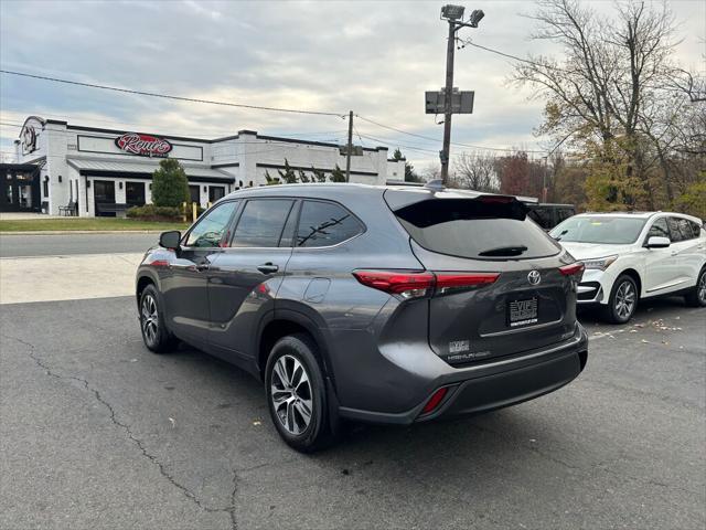 used 2020 Toyota Highlander car, priced at $27,999