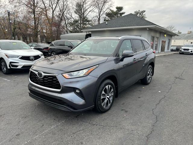 used 2020 Toyota Highlander car, priced at $27,999