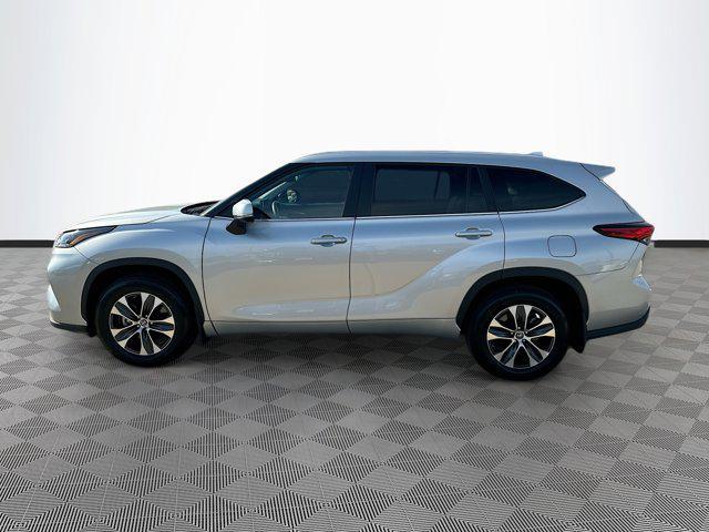 used 2023 Toyota Highlander car, priced at $42,477