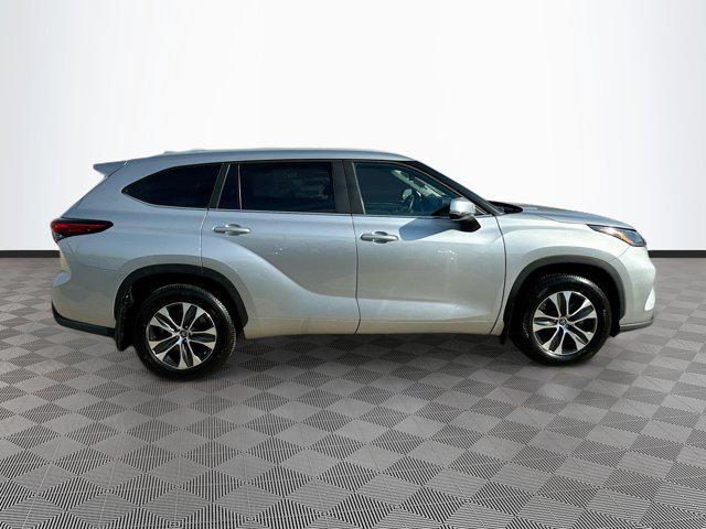 used 2023 Toyota Highlander car, priced at $42,477