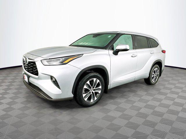 used 2022 Toyota Highlander car, priced at $43,977