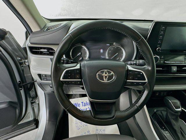 used 2022 Toyota Highlander car, priced at $43,977