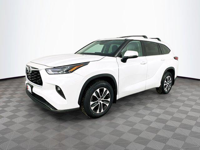 used 2022 Toyota Highlander car