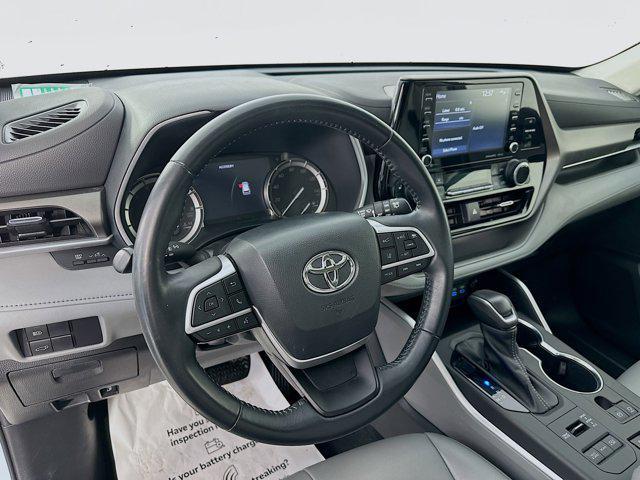 used 2022 Toyota Highlander car