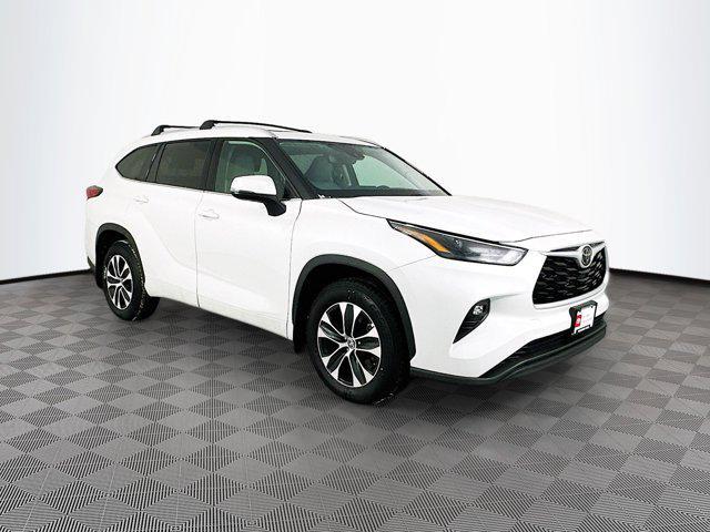 used 2022 Toyota Highlander car