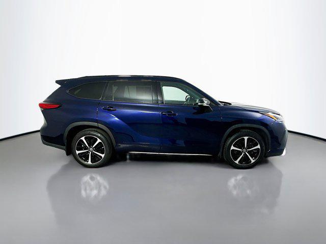 used 2022 Toyota Highlander car, priced at $42,977