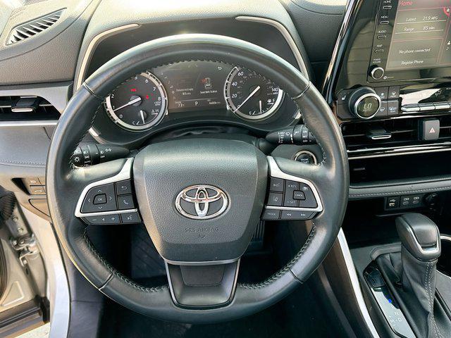 used 2022 Toyota Highlander car, priced at $38,887