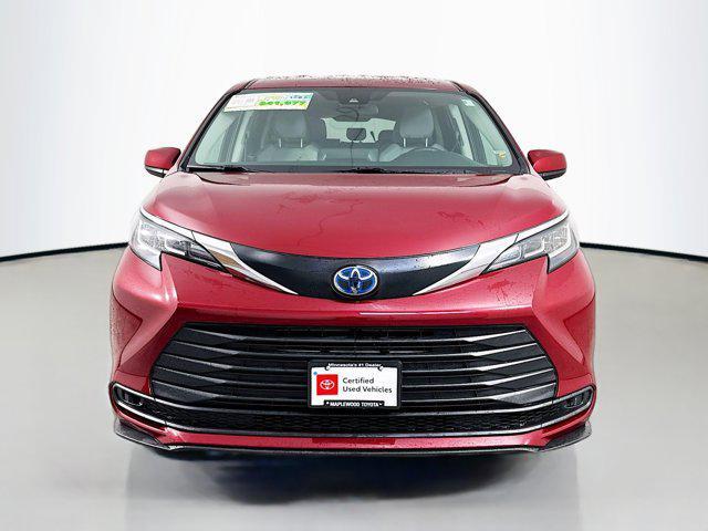 used 2023 Toyota Sienna car, priced at $37,977
