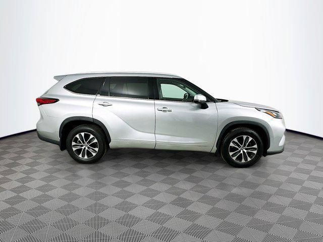 used 2022 Toyota Highlander car, priced at $38,977