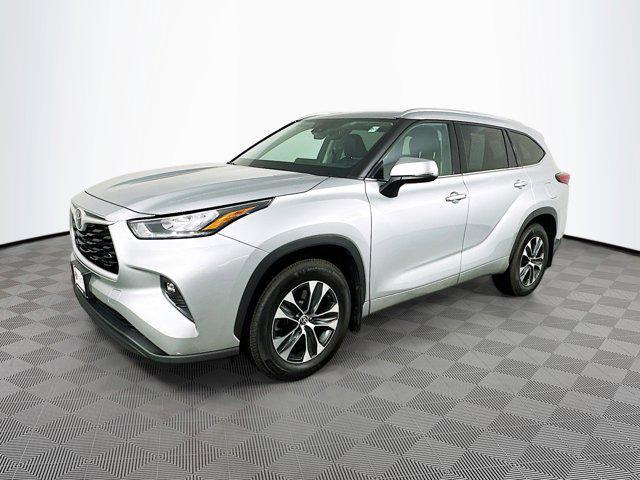 used 2021 Toyota Highlander car, priced at $34,977