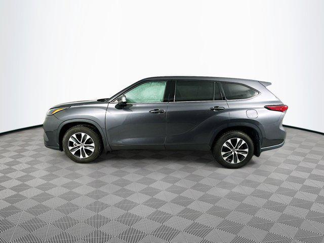 used 2022 Toyota Highlander car, priced at $35,977