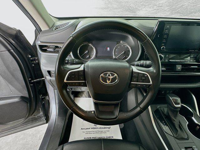 used 2022 Toyota Highlander car, priced at $35,977