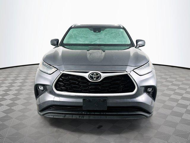 used 2022 Toyota Highlander car, priced at $35,977