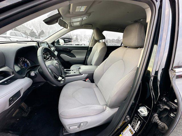 used 2021 Toyota Highlander Hybrid car, priced at $25,264