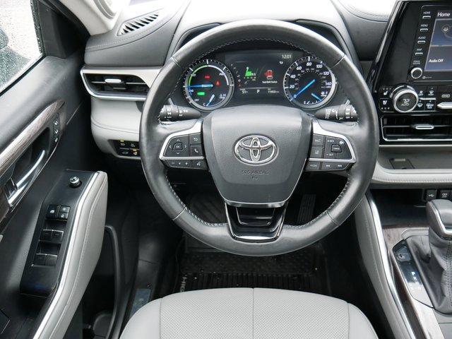 used 2020 Toyota Highlander Hybrid car, priced at $32,977