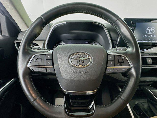 used 2021 Toyota Highlander car, priced at $37,977