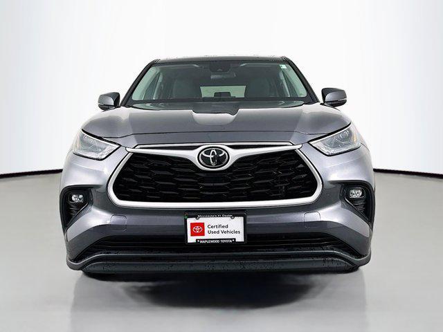 used 2024 Toyota Highlander car, priced at $35,271