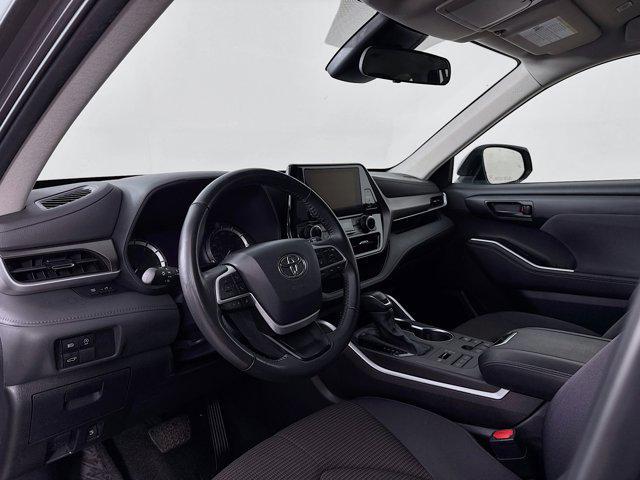 used 2024 Toyota Highlander car, priced at $35,271