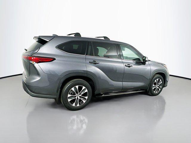 used 2022 Toyota Highlander car, priced at $42,977