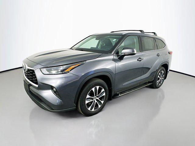 used 2022 Toyota Highlander car, priced at $42,977