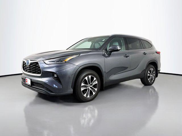 used 2021 Toyota Highlander Hybrid car, priced at $37,875