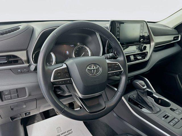 used 2022 Toyota Highlander car, priced at $39,977