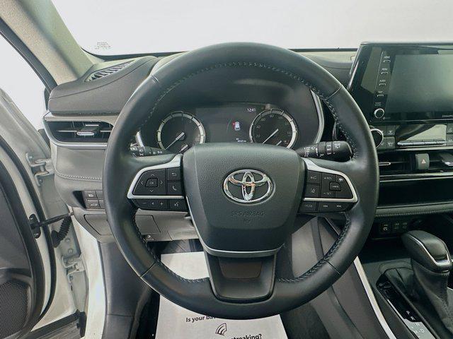 used 2022 Toyota Highlander car, priced at $39,977