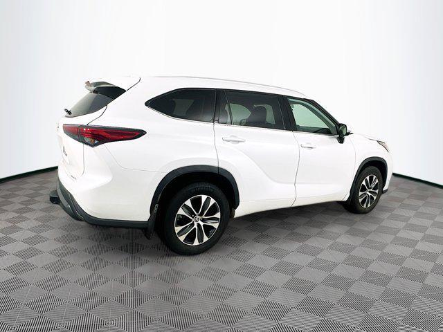 used 2022 Toyota Highlander car, priced at $39,977