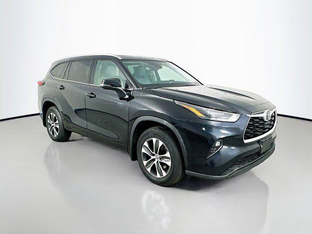 used 2022 Toyota Highlander car, priced at $42,977