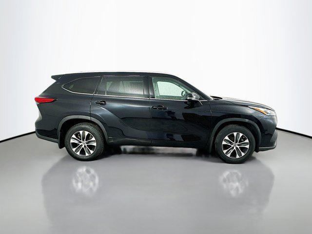 used 2022 Toyota Highlander car, priced at $42,977