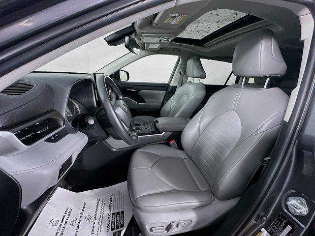 used 2022 Toyota Highlander car, priced at $43,406