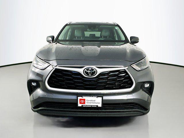 used 2022 Toyota Highlander car, priced at $43,406