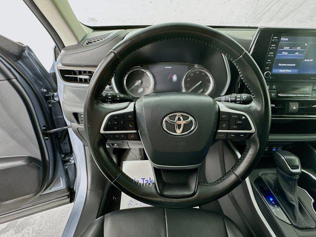 used 2022 Toyota Highlander car, priced at $41,885