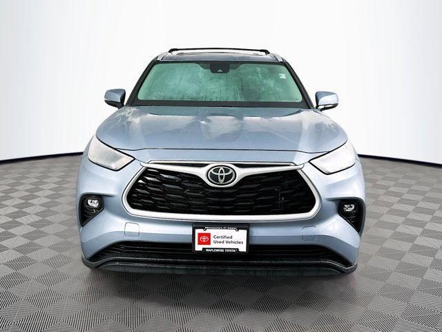 used 2022 Toyota Highlander car, priced at $41,885