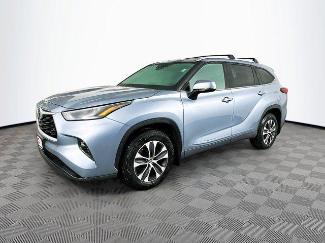 used 2022 Toyota Highlander car, priced at $41,885