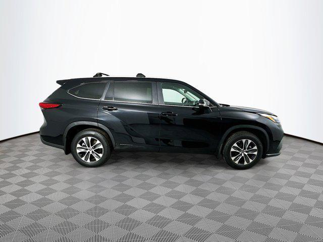 used 2023 Toyota Highlander car, priced at $41,977