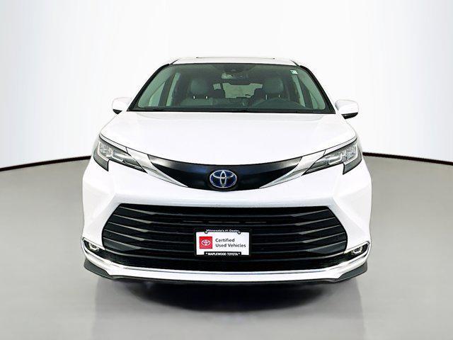 used 2023 Toyota Sienna car, priced at $41,977
