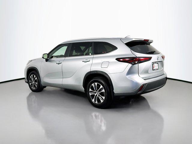 used 2024 Toyota Highlander car, priced at $42,977