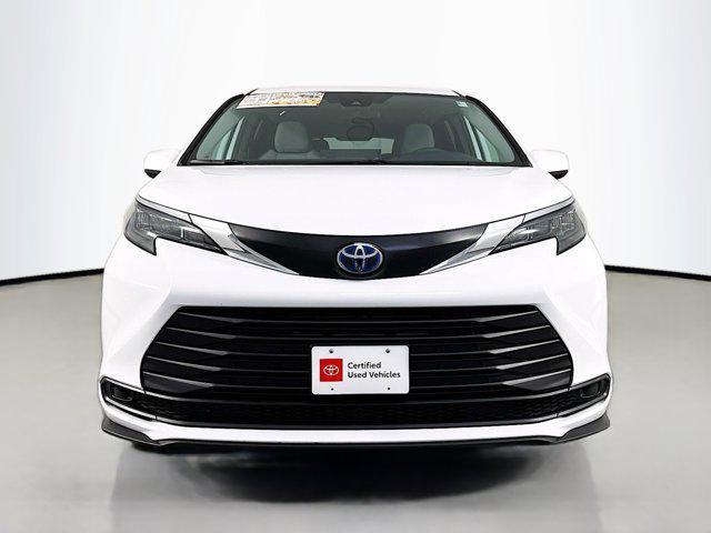 used 2025 Toyota Sienna car, priced at $39,931