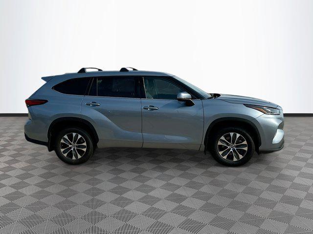 used 2021 Toyota Highlander car, priced at $34,506