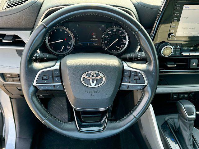 used 2021 Toyota Highlander car, priced at $34,506