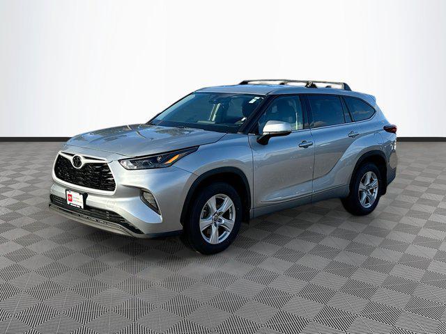 used 2022 Toyota Highlander car, priced at $34,477