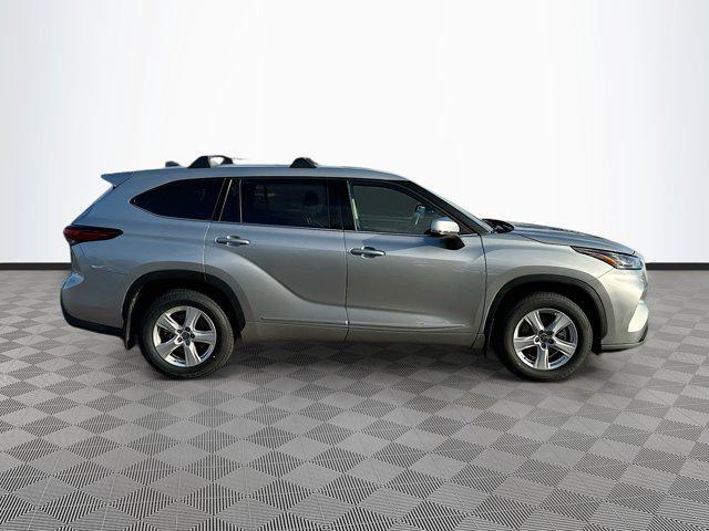 used 2022 Toyota Highlander car, priced at $34,477