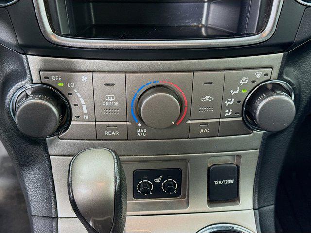 used 2013 Toyota Highlander car, priced at $13,977