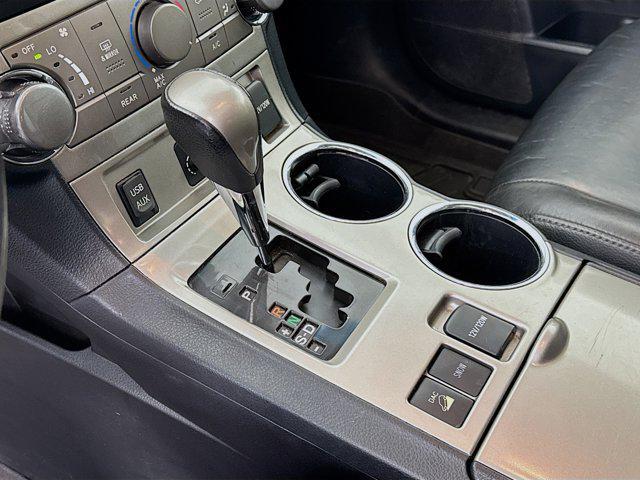 used 2013 Toyota Highlander car, priced at $13,977