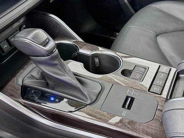 used 2020 Toyota Highlander Hybrid car, priced at $39,875