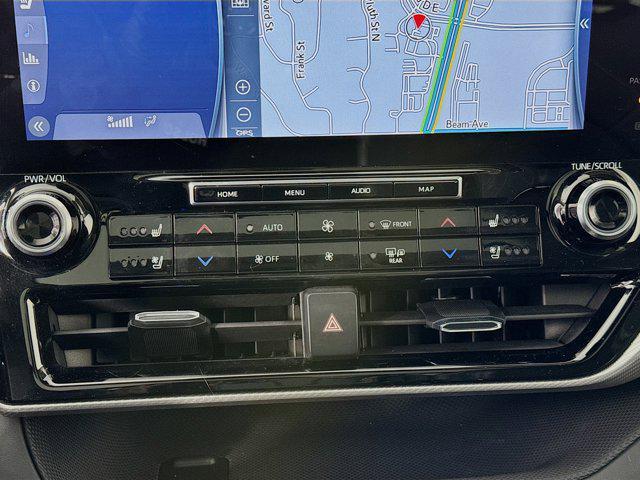 used 2020 Toyota Highlander Hybrid car, priced at $39,875