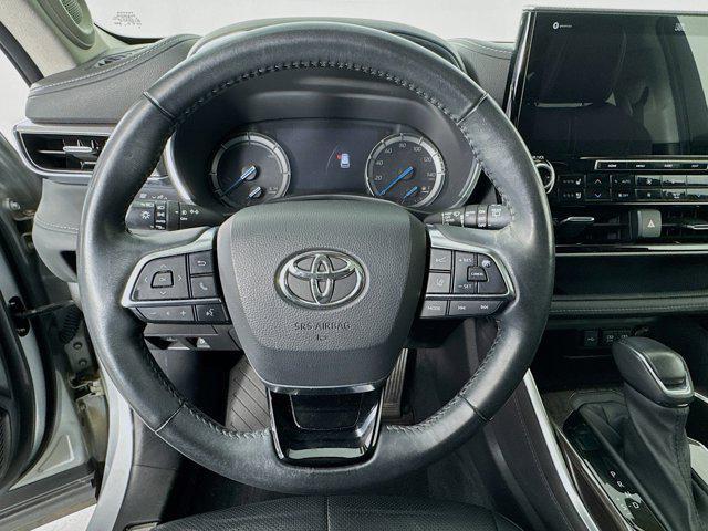 used 2020 Toyota Highlander Hybrid car, priced at $39,875